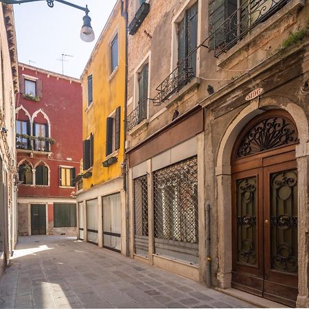 Castello Apartment With Garden R&R Venedig Exteriör bild