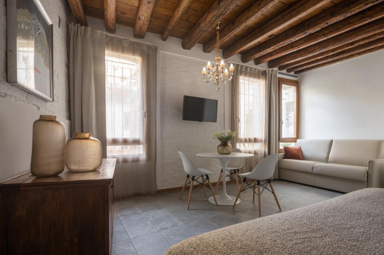 Castello Apartment With Garden R&R Venedig Exteriör bild